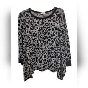1797) Oddy Animal Print Handkerchief hem Pullover Sweatahirt Size Small runs Big